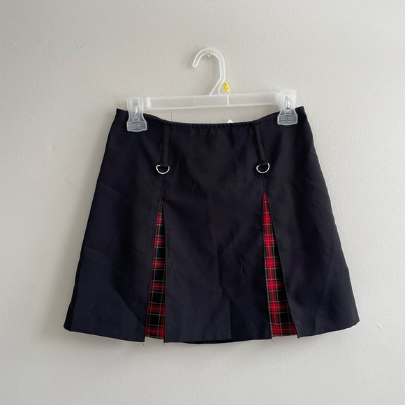 BLACK SKIRT RED PLAID PLEATS INSERTS BACK ZIPPER D RINGS VINTAGE TRACY EVANS - Picture 3 of 11
